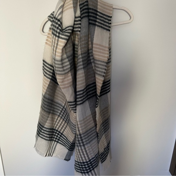 Zara Oversized Plaid Black/White/Grey Blanket Thick Scarf - Picture 2 of 4
